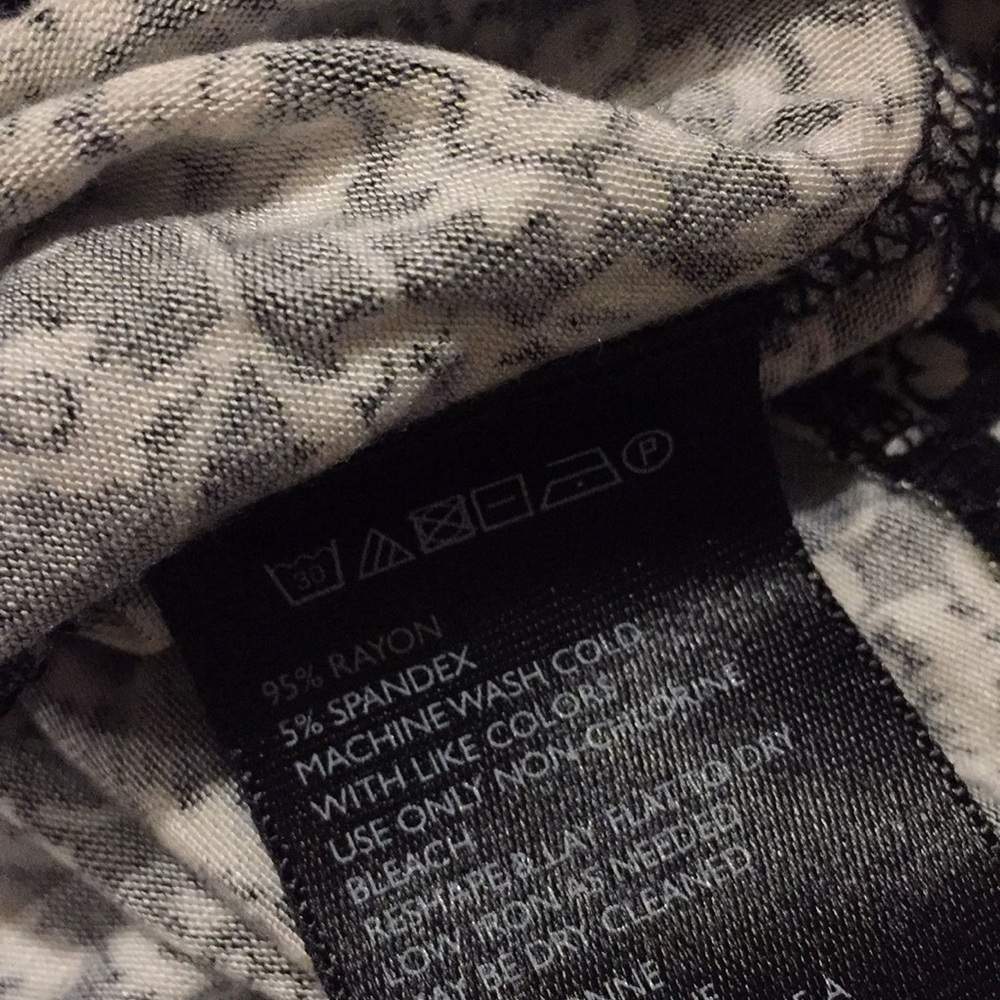 UO Kimchi Blue b&w floral dress worn once!!! - Picture 6 of 6